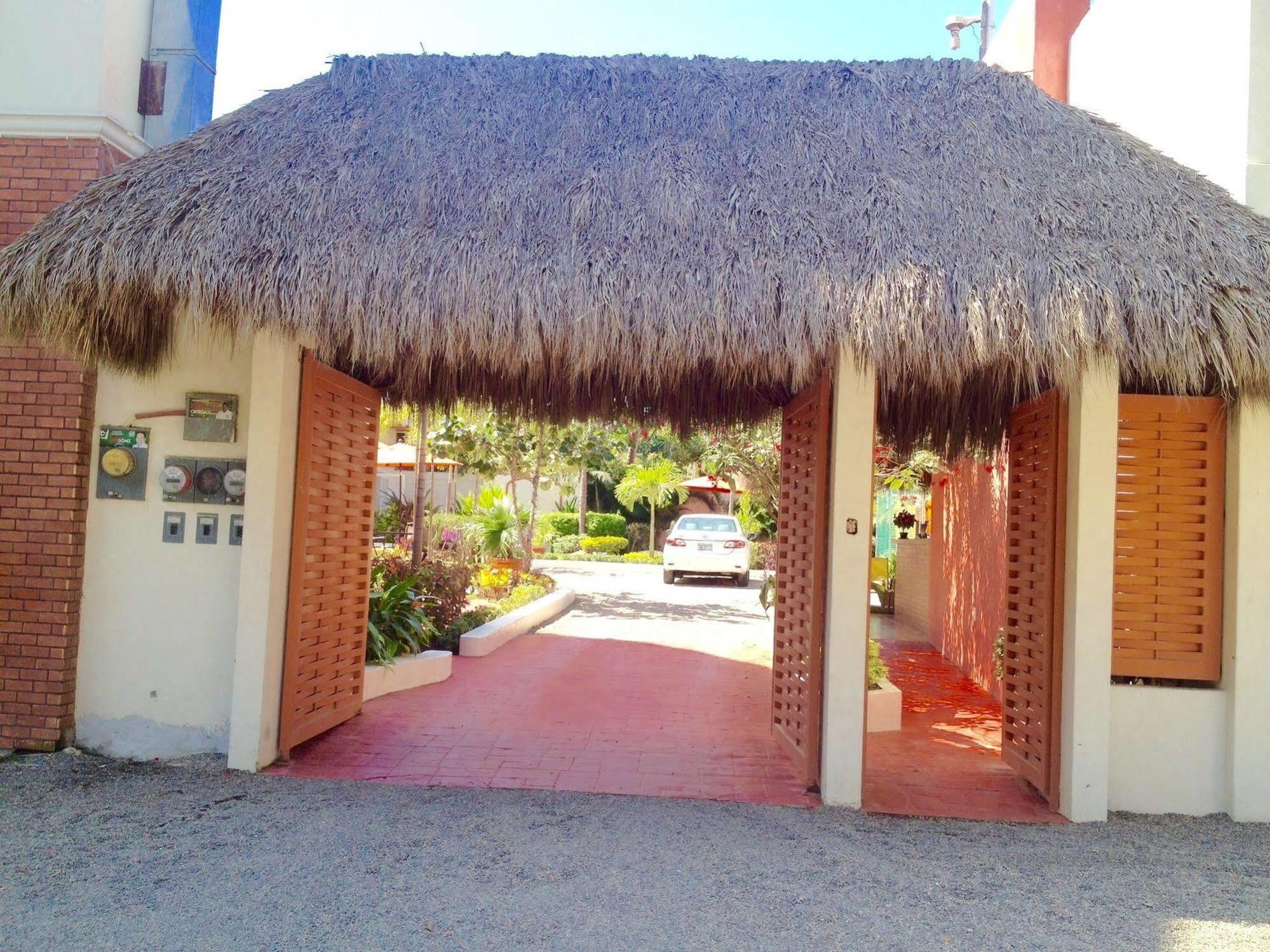 Hotel Y Suites Los Encantos Sayulita Eksteriør billede
